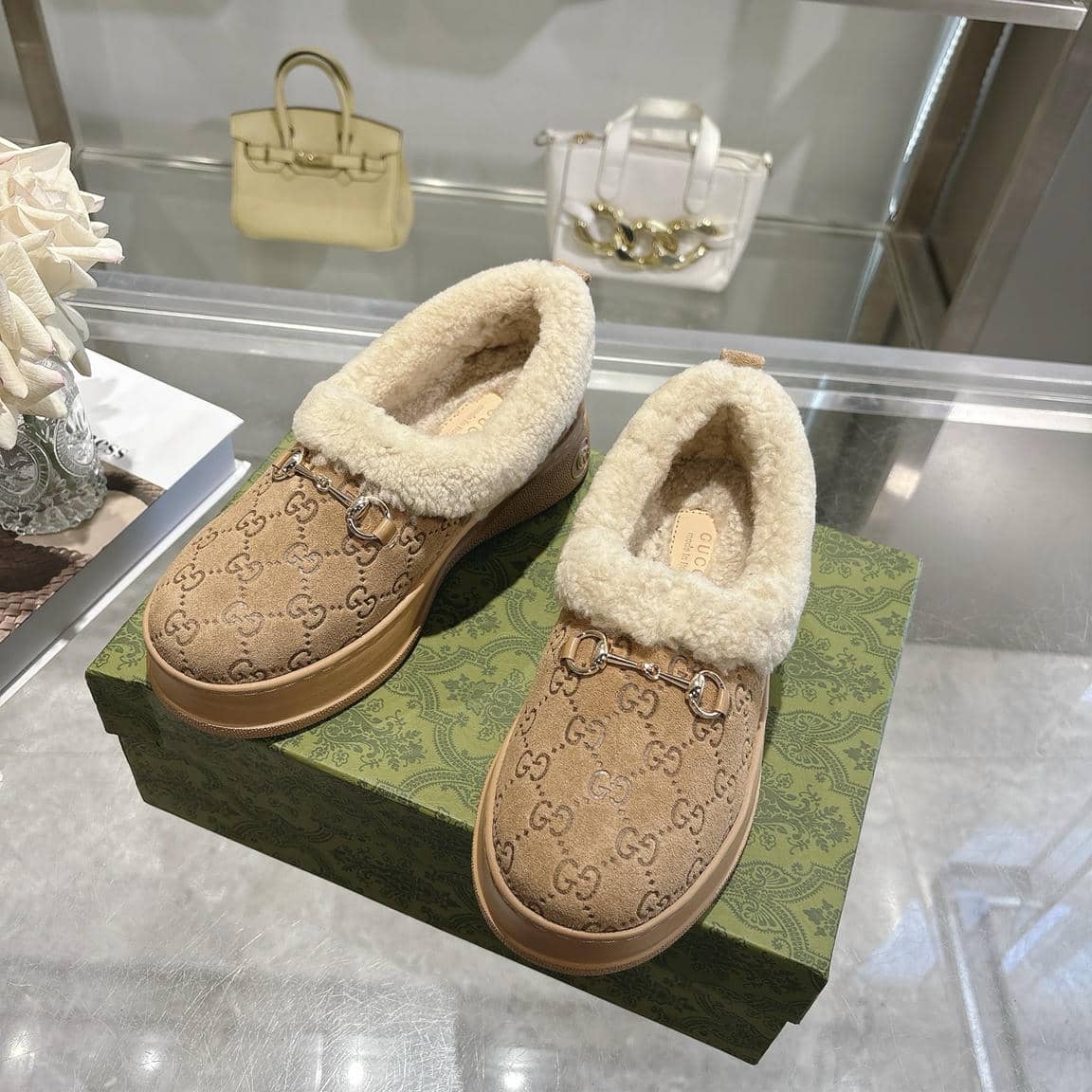 005 Furry Shoe